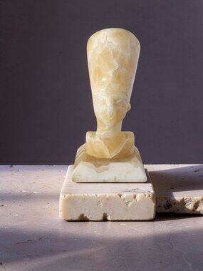 Vintage Egyptian Queen Nefertiti Carved Alabaster Altar Head Bust Sculpture